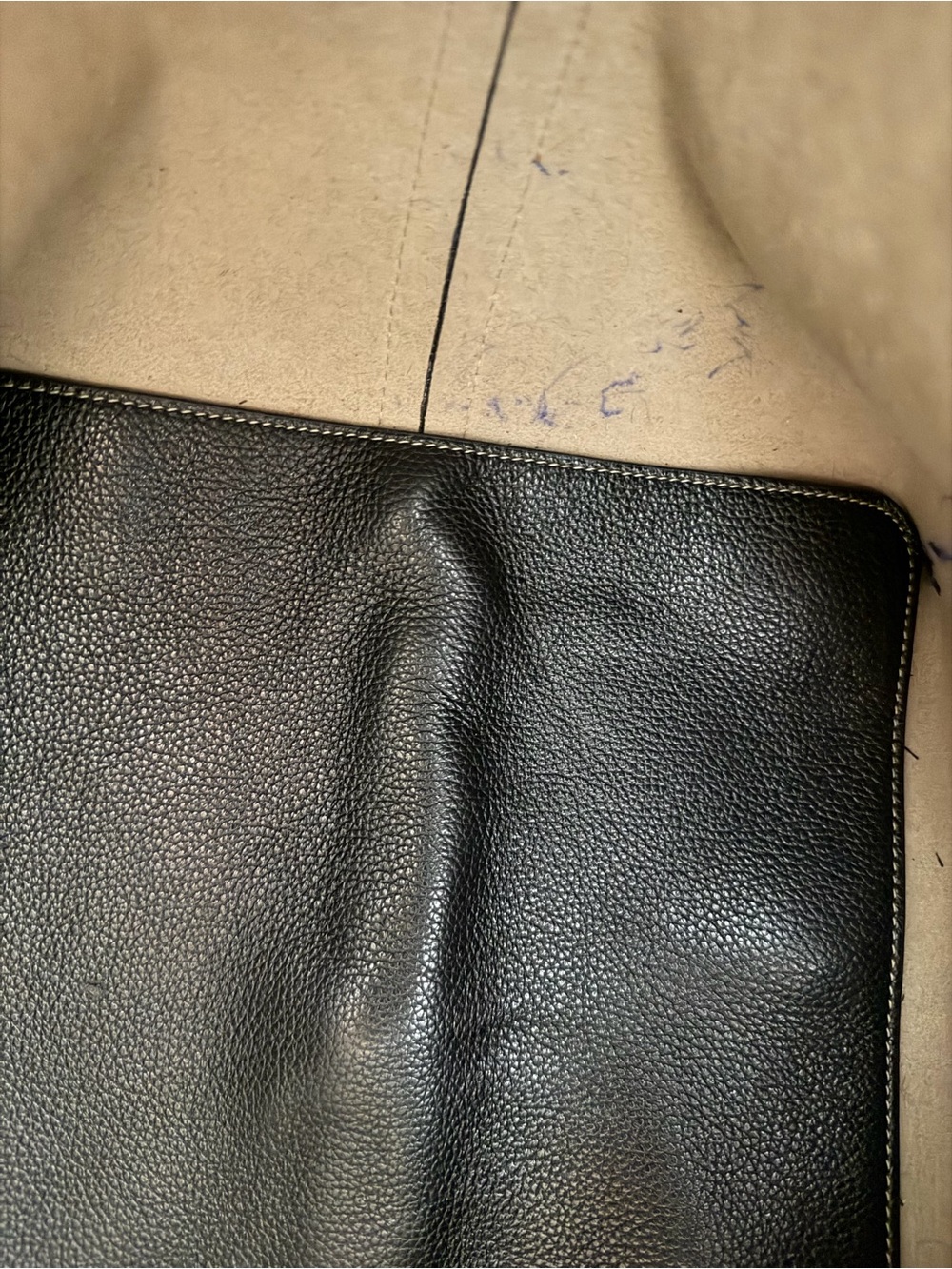 Toteme Black Pebbled Leather Shoulder Tote - Picture 4 of 12